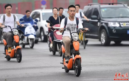 湖南：新田交警上(shàng)門(mén)服務，電動自(zì)行車注冊登記一站(zhàn)完成