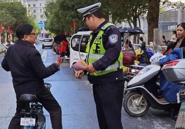 湖南：桂東交警大(dà)力宣傳電動車免費上(shàng)牌