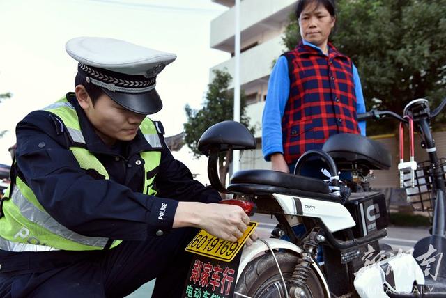 湖南：藍山縣免費上(shàng)牌 安全出行